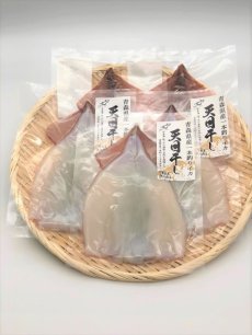 画像1: 青森県産　生干しイカ  特大サイズ（２００ｇ以上お約束）×　５枚セット     （７％ＯＦＦ価格）   ） (1)